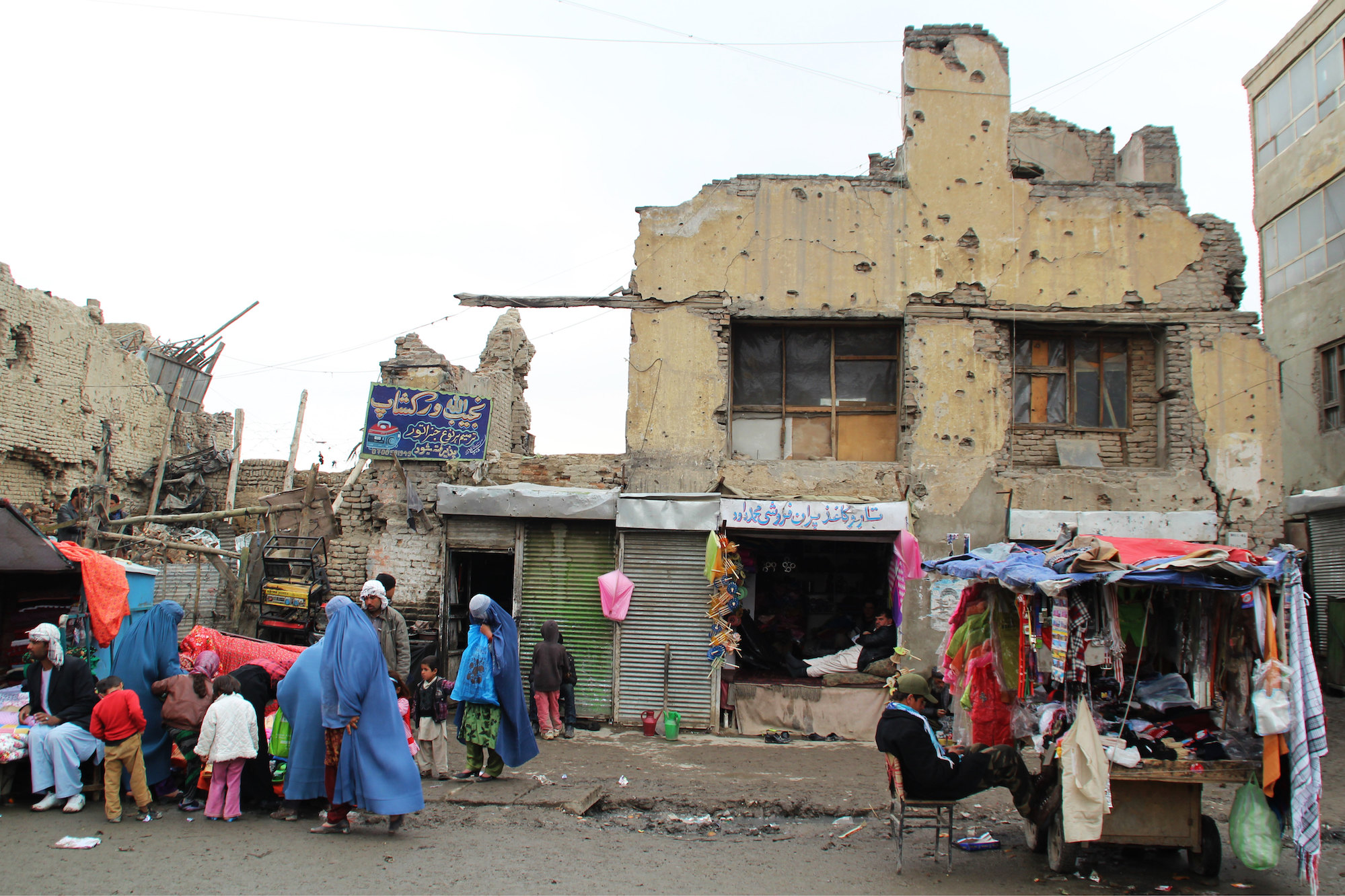 In der Altstadt von Kabul sind die Spuren des Bürgerkriegs in den neunziger Jahren bis heute unübersehbar.