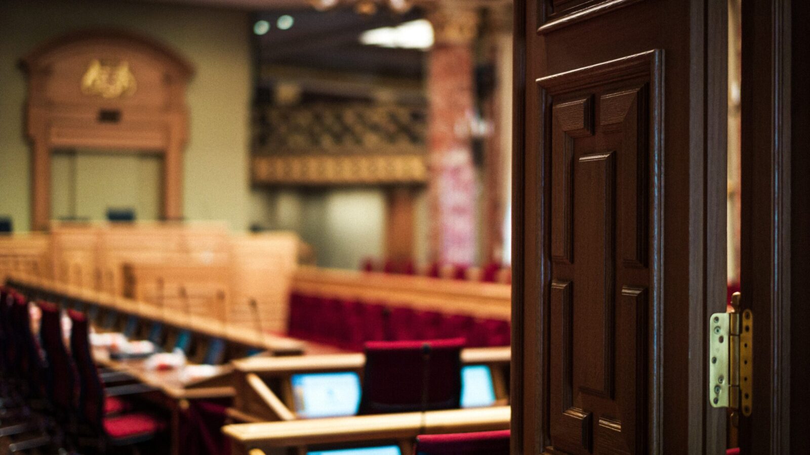 Nebenverdienste der Abgeordneten: Noch immer nicht ganz transparent - Reporter.lu