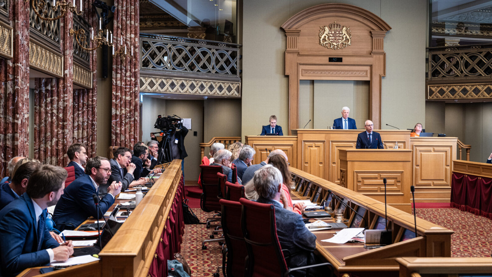 Kommentar: Ein Parlament ohne Selbstbewusstsein - Reporter.lu